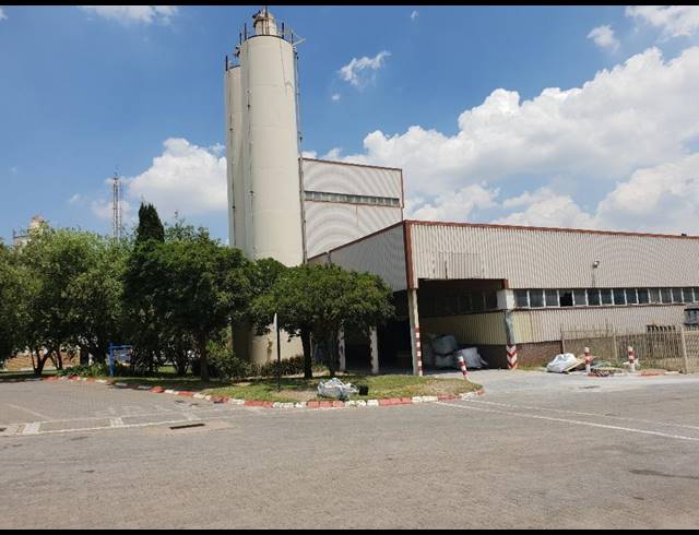 13,000M² WAREHOUSE TO LET IN ROODEKOP